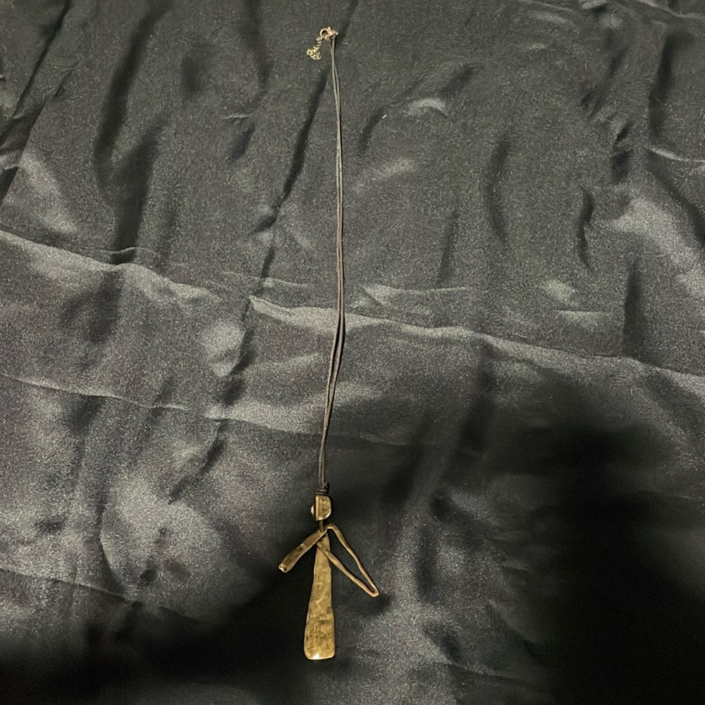 Women’s necklace